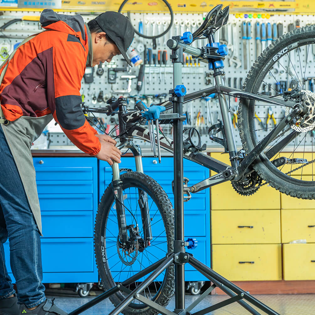 Adjustable Telescopic Bike Repair Stand